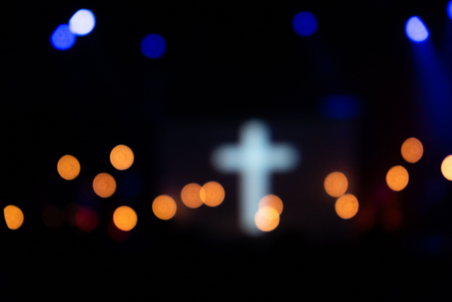 Easter Service HR 01